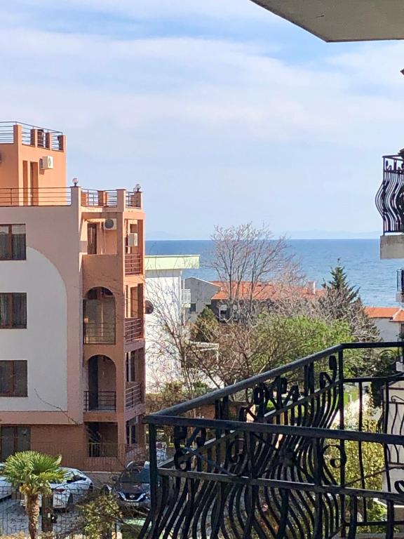 New! 2-rooms Apartment in Sveti Vlas 100m from see