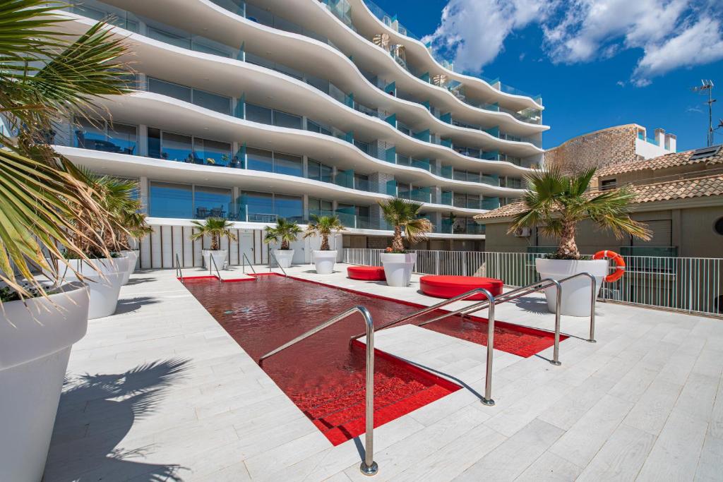 Unique 2 bedroom unit with pool near beach, Fuengirola ...