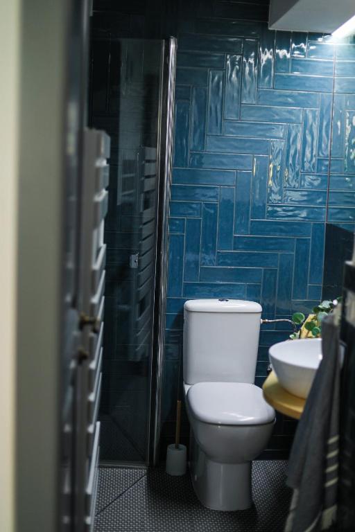 Koupelna v ubytování KVARTÝR - nový apartmán na náměstí v České Lípě