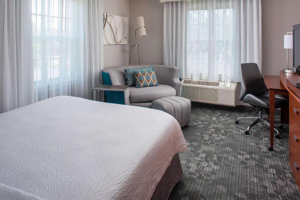 Sonesta Select Boston Lowell Chelmsford - Queen Room