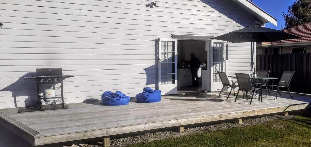 Te Waiharakeke Holiday Home - Resim 28