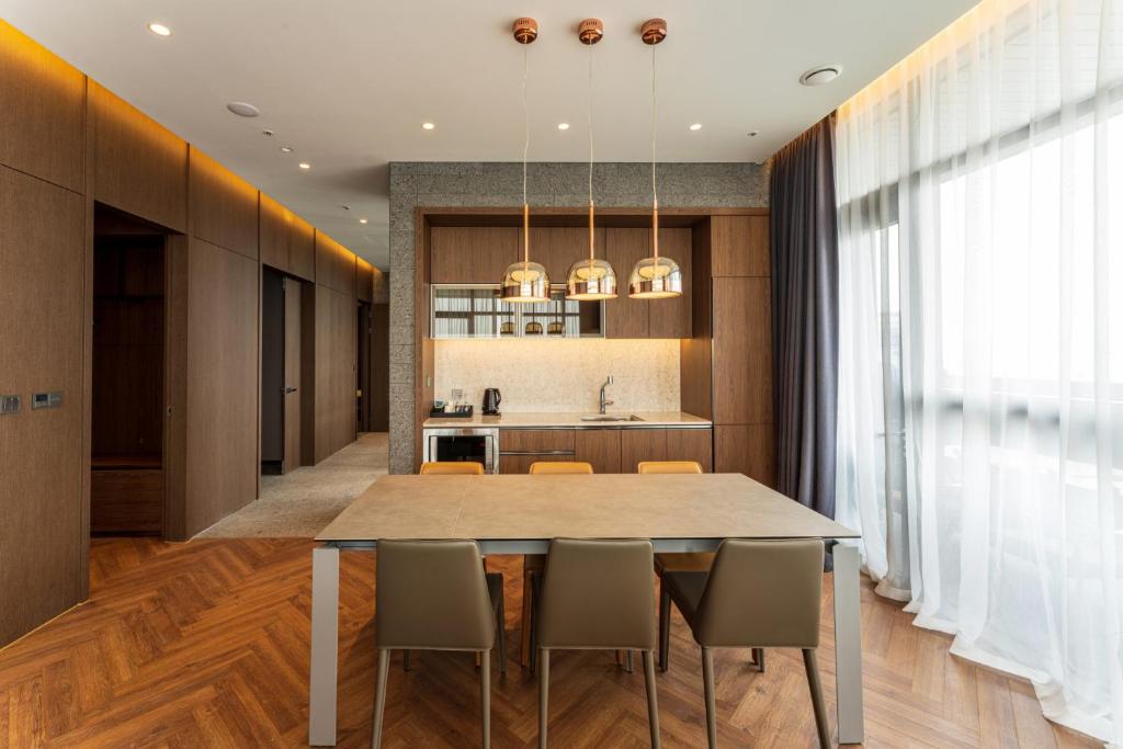 Kuchyň nebo kuchyňský kout v ubytování Hotel SoulHada