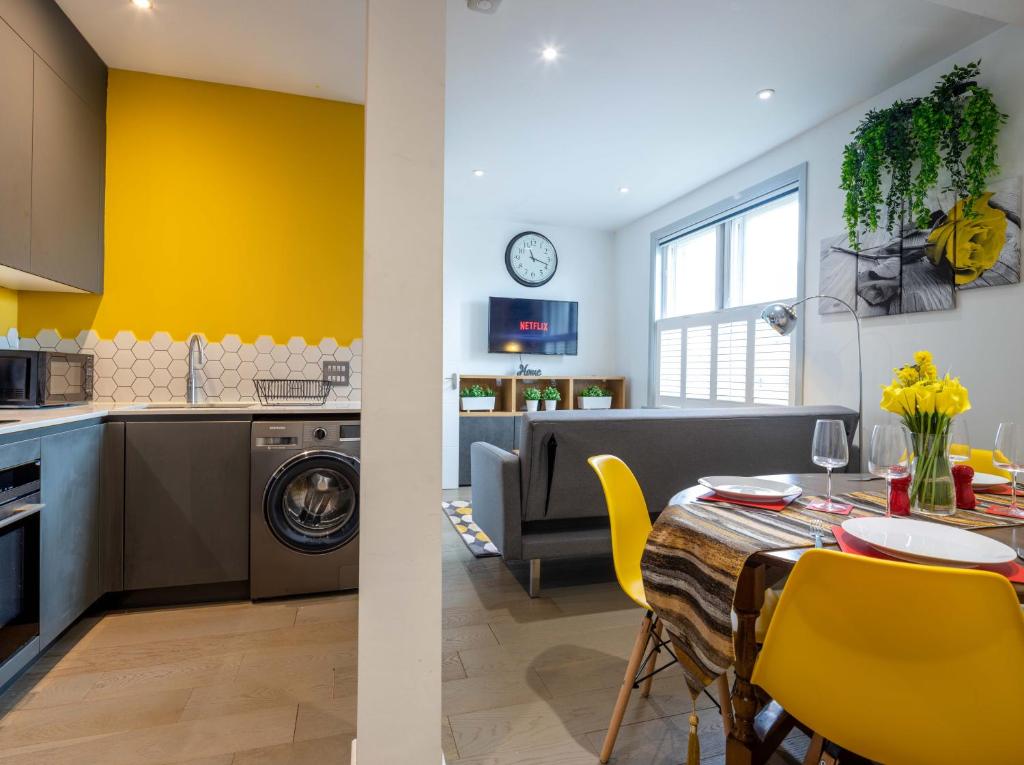 Central Guildford Apartment By The Train Station イギリス ギルフォード Booking Com
