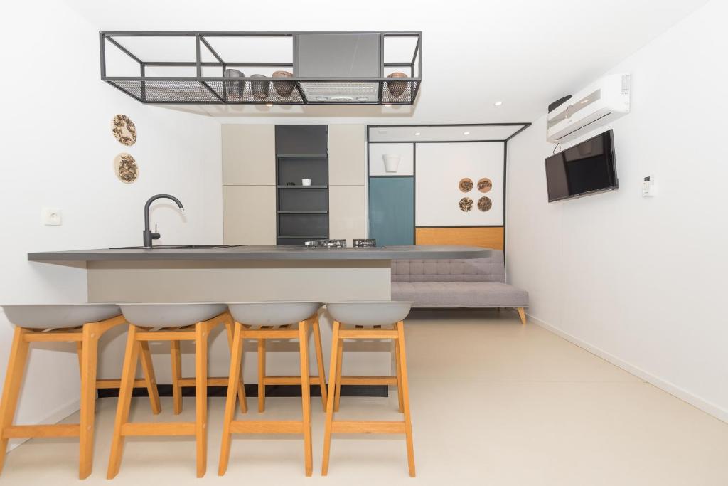 Kuchyň nebo kuchyňský kout v ubytování Riviera Mobile Home