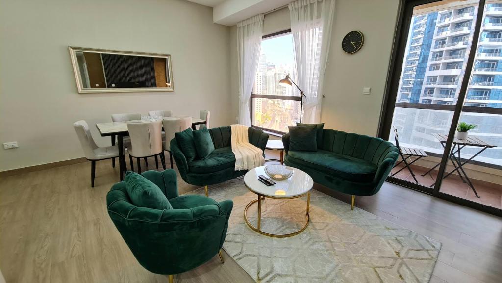 Marco Polo – Stunning Marina Views , High Floor, Close to Tram