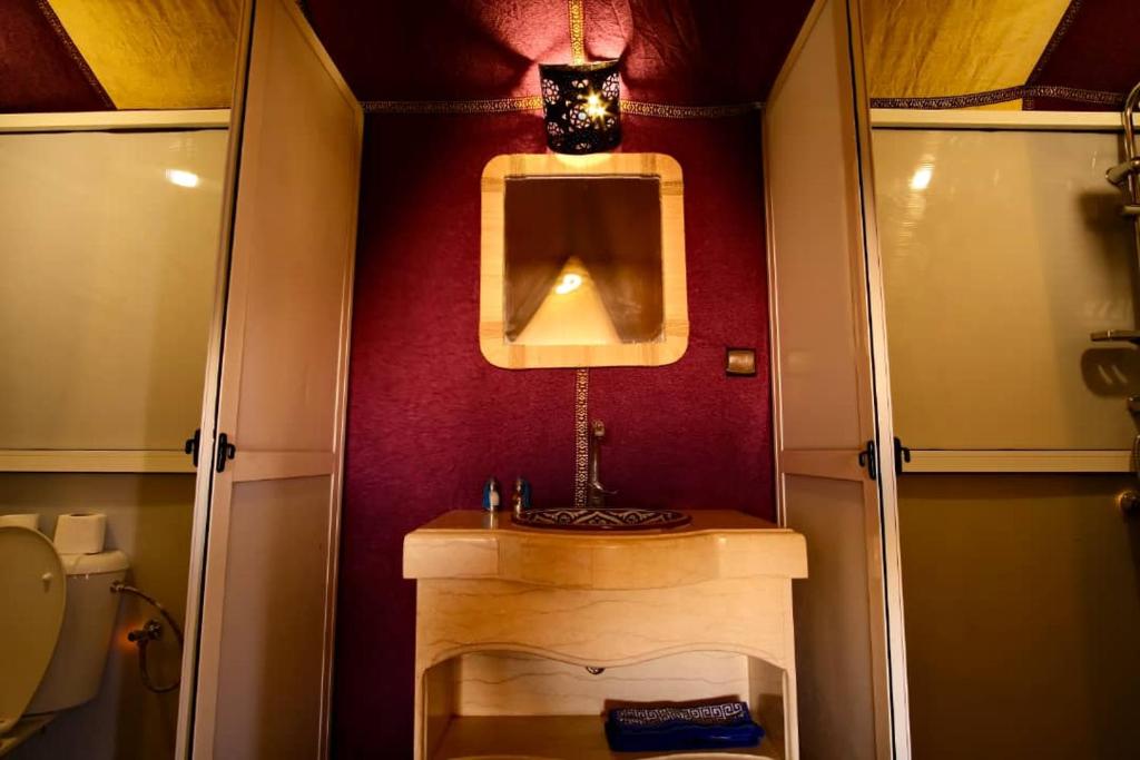 Koupelna v ubytování Merzouga Desert Luxury Camp