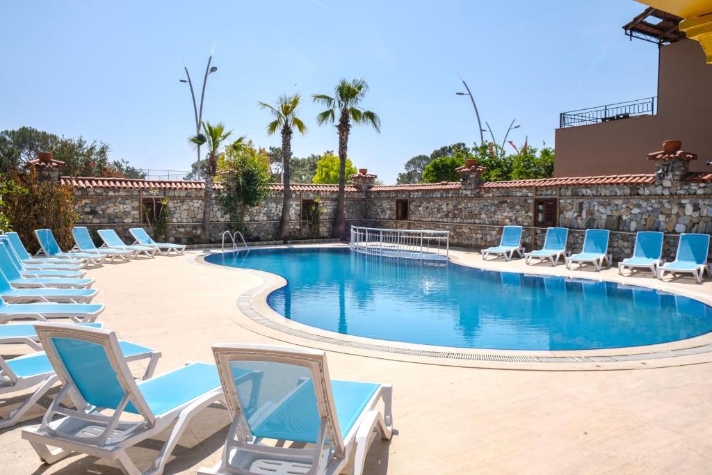 Bazén v ubytování Beldibi Beach Hotel nebo v jeho okolí