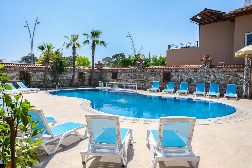 Bazén v ubytování Beldibi Beach Hotel nebo v jeho okolí