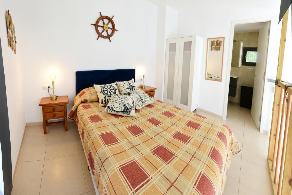 Posteľ alebo postele v izbe v ubytovaní Dúplex Luminoso en el centro de CADAQUÉS