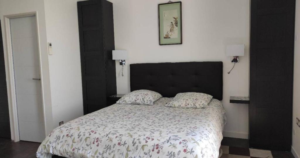 Maison d'hôtes Coeur d'Hérault - Gîte et Chambres d'hôtes - SPA & Massages - Habitación Triple Con Vista Al Jardín