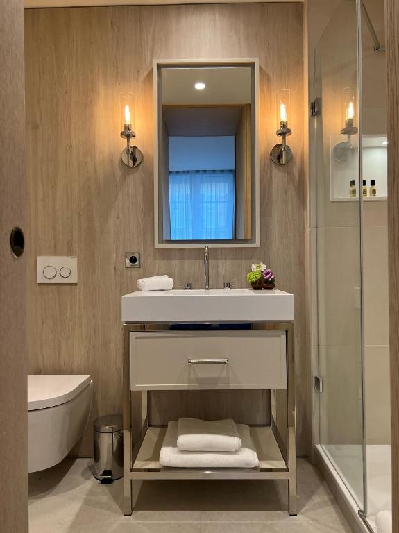 Black Door - Resim 19