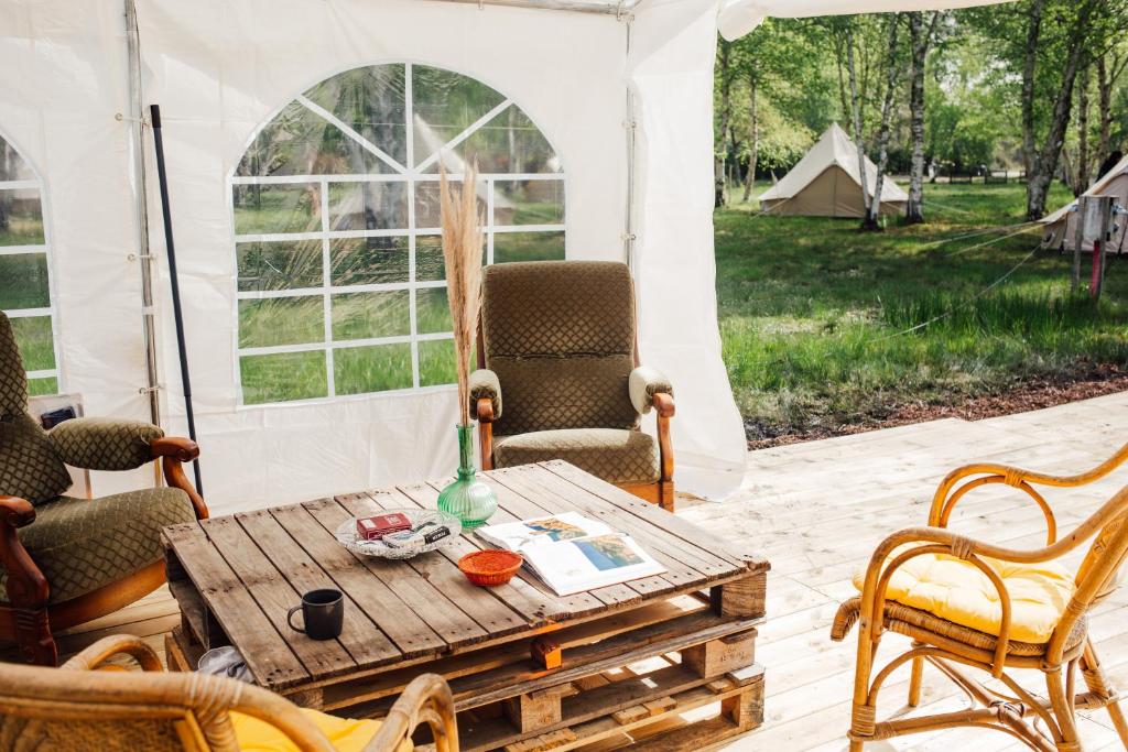 Zahrada ubytování Le repère du pin sec - Glamping & Surfcamp