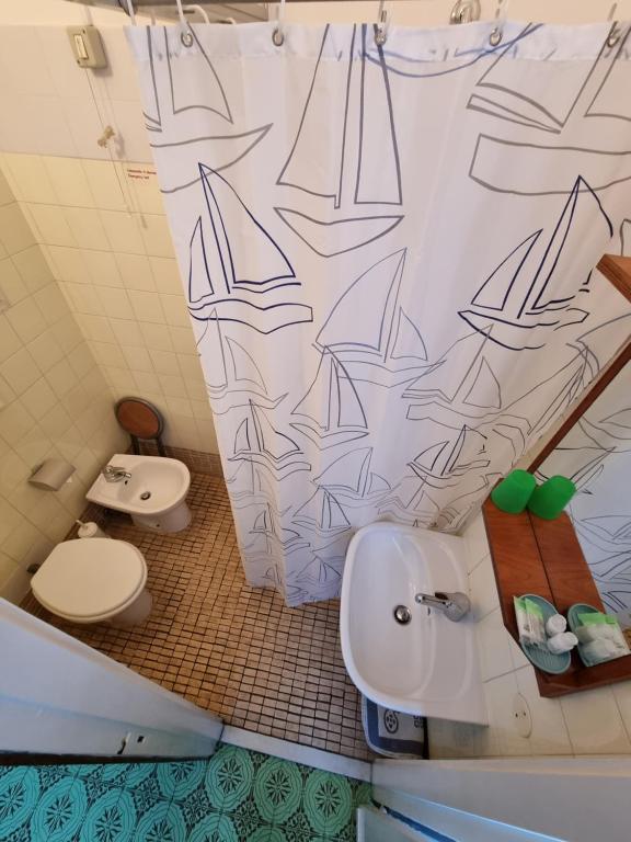 Koupelna v ubytování Albergo Stella Di Mare