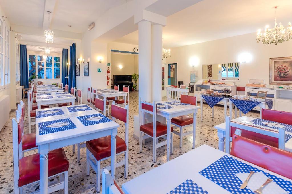 Restaurace v ubytování Hotel Villa La Brise
