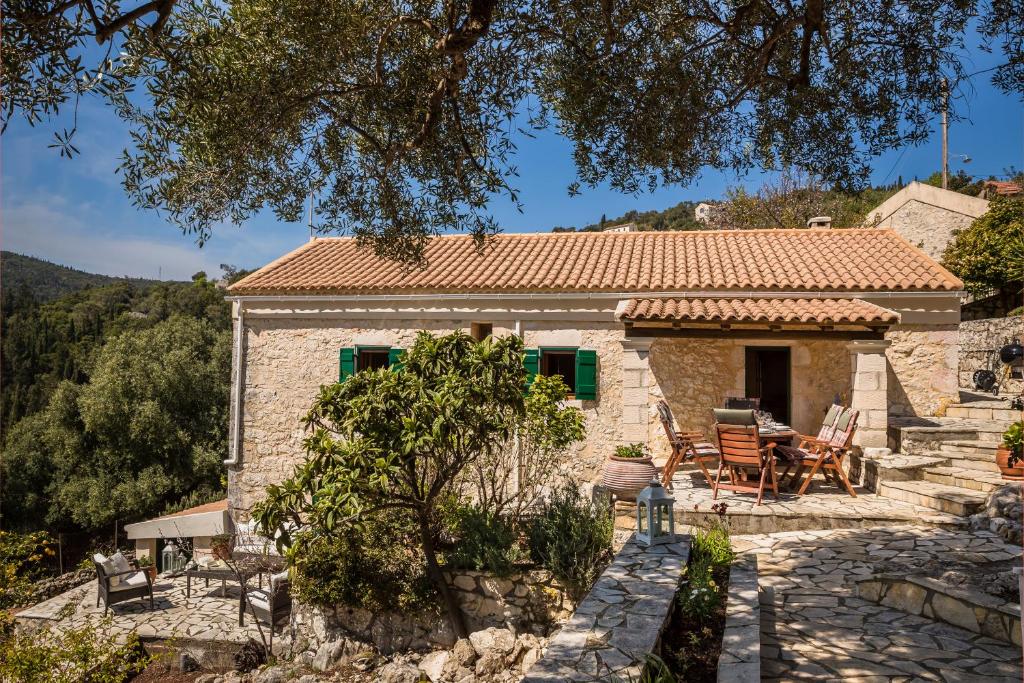 The building in which the holiday home is located