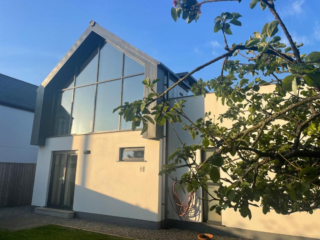 Hoone, kus puhkemaja asub