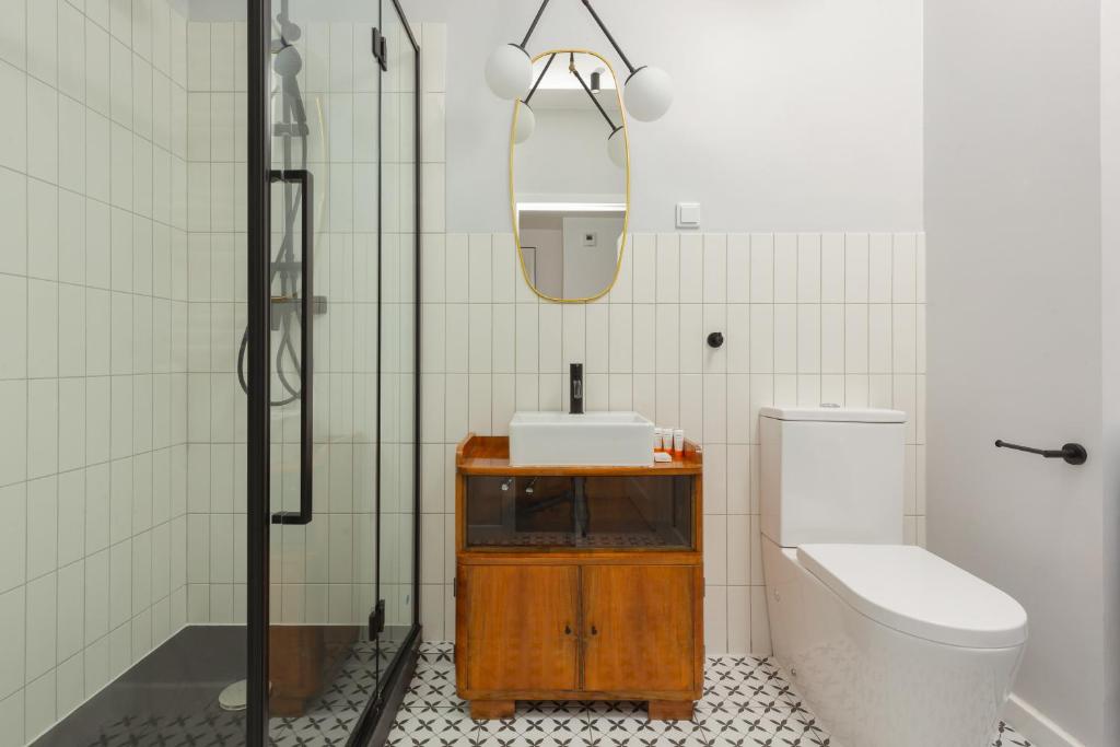 Kúpeľňa v ubytovaní Forum Wola Jana Kazimierza Apartment by Noclegi Renters