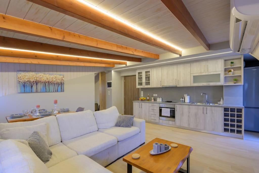 Kuchyňa alebo kuchynka v ubytovaní Contemporary Attic