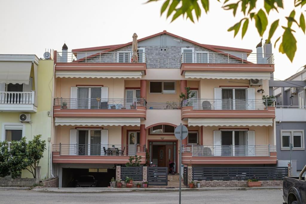 Budova, v ktorej sa apartmán nachádza