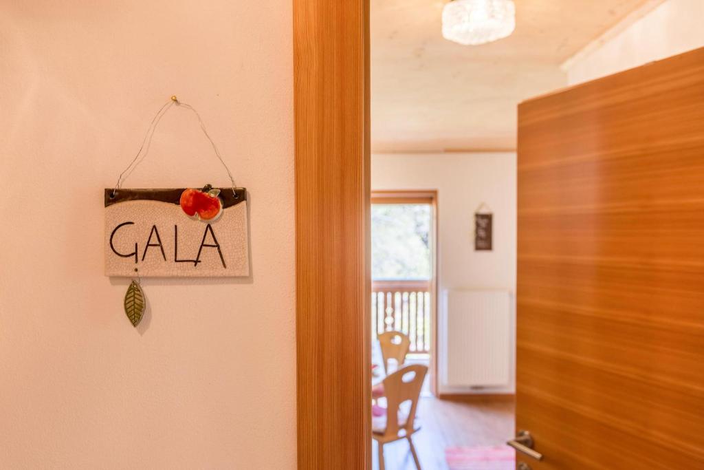 Zdjęcie z galerii obiektu Huberhof App Gala w mieście Feldthurns