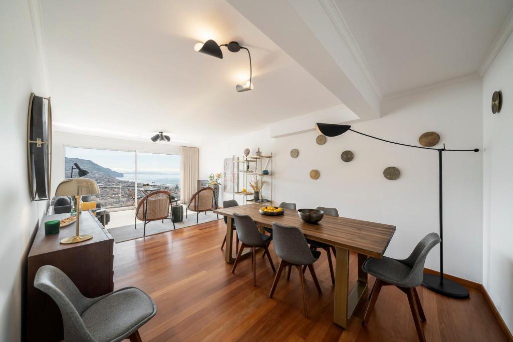 Casa do Castelo by an island apart