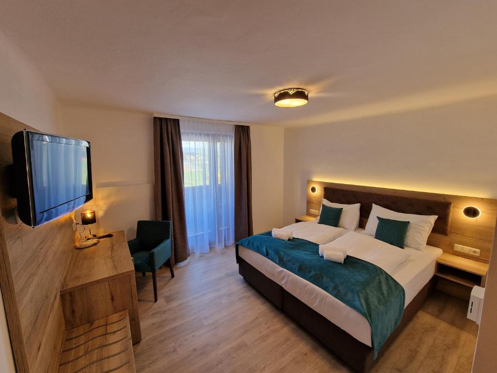 Das Alpensee - Triple Room With Balcony