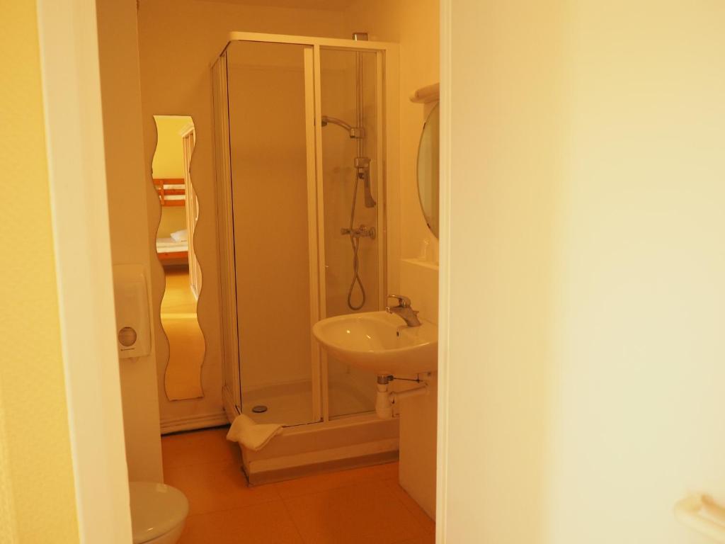 Koupelna v ubytování Hôtel Le Vivier WISSANT - Rivière