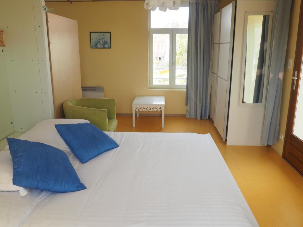 Postel nebo postele na pokoji v ubytování Hôtel Le Vivier WISSANT - Rivière