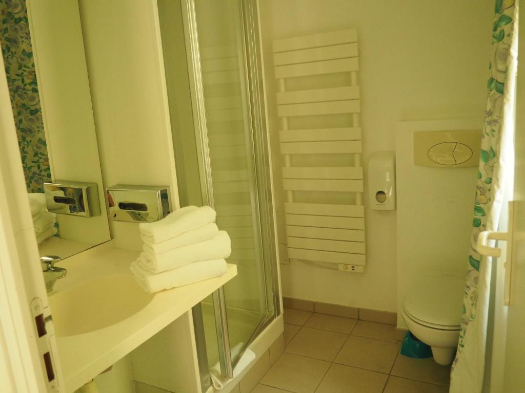 Koupelna v ubytování Hôtel Le Vivier WISSANT - Rivière