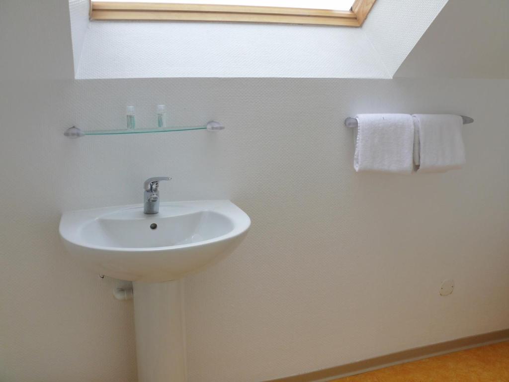 Koupelna v ubytování Hôtel Le Vivier WISSANT - Rivière