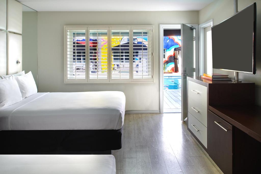 Hotel Ziggy Los Angeles - Swim Up Two Doubles