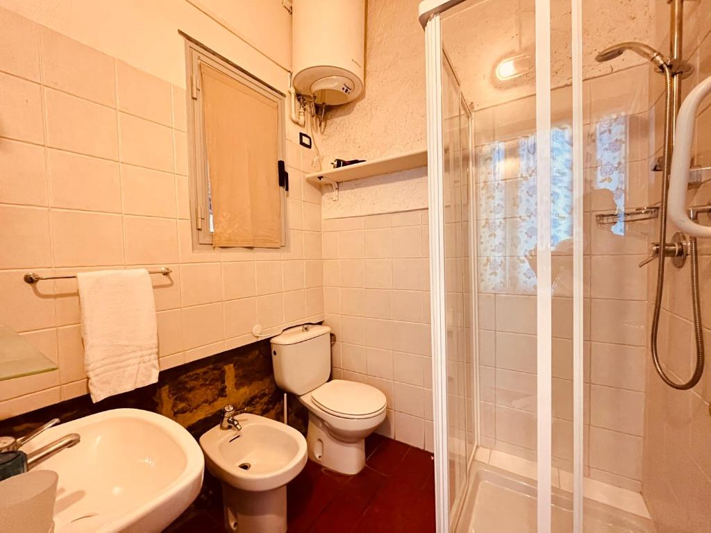 Łazienka w obiekcie Hotel Baia di Levanto