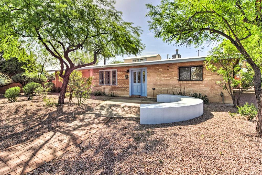 Delightful Family Getaway with Covered Patio!, Tucson Updated 2024 Prices