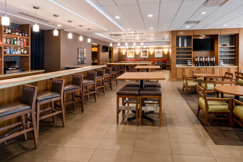 Hyatt Place Austin Downtown photo