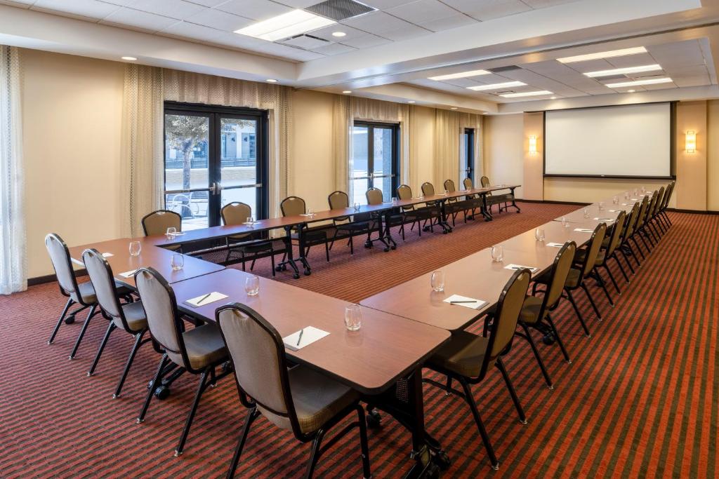 Hyatt Place Austin Downtown photo