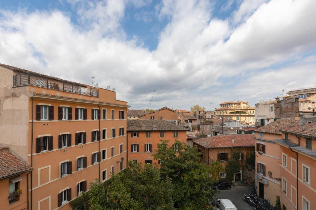 Amazing penthouse with terrace and rooftop in Trastevere