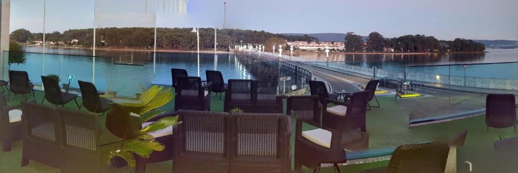 Bazén v ubytování Hotel Puente de La Toja nebo v jeho okolí