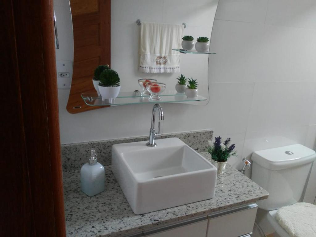Vannituba majutusasutuses QUARTO CASA FREDERICO