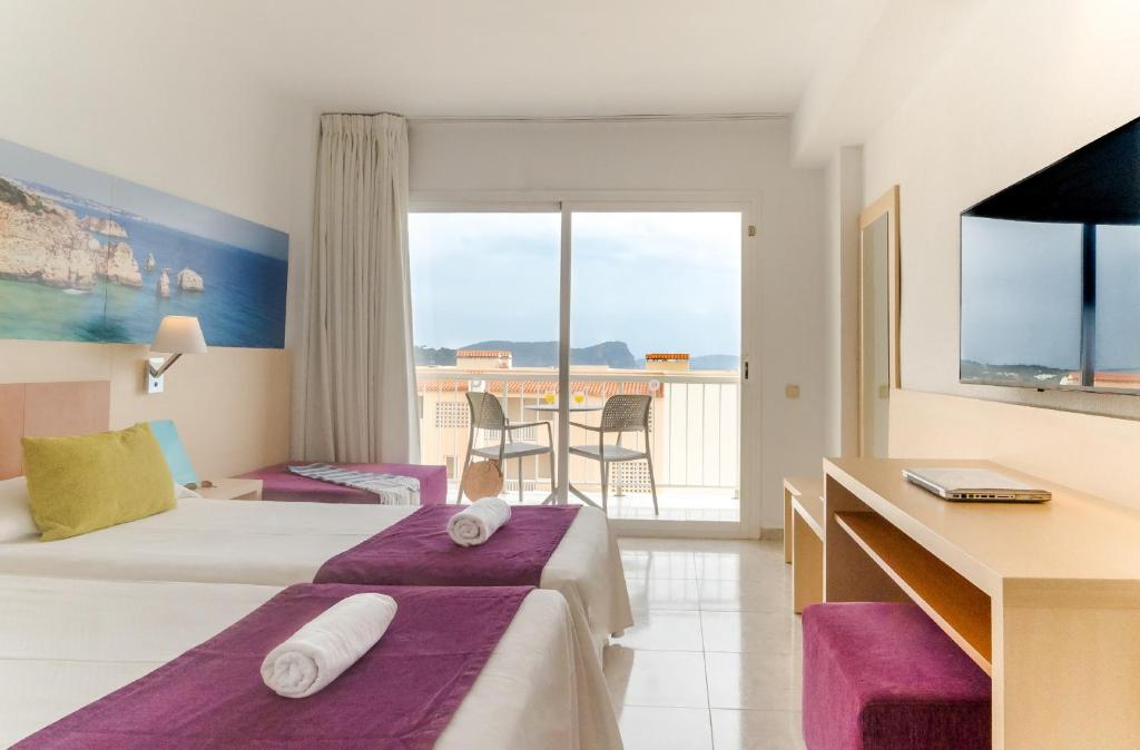 Hotel Coral Beach by LLUM, Es Cana – aktualizované ceny na ...