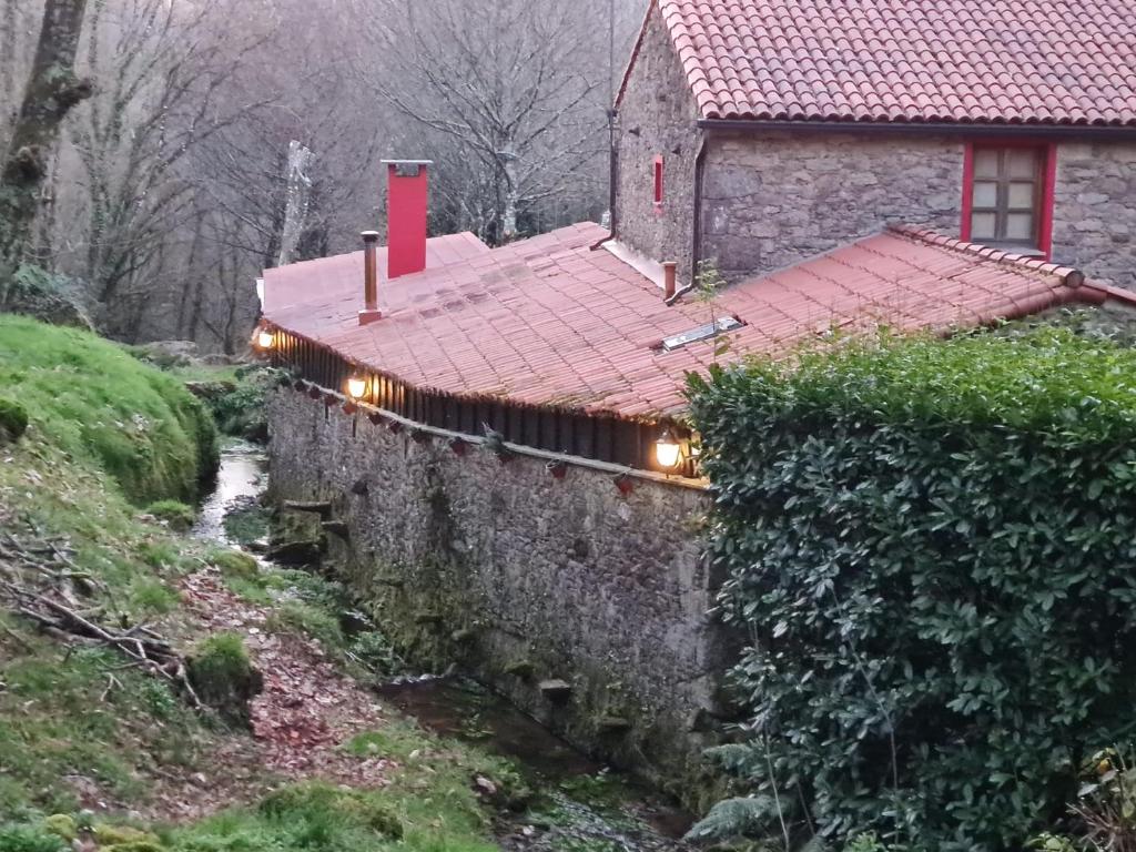 Budynek, w którym mieści się dom w stylu alpejskim