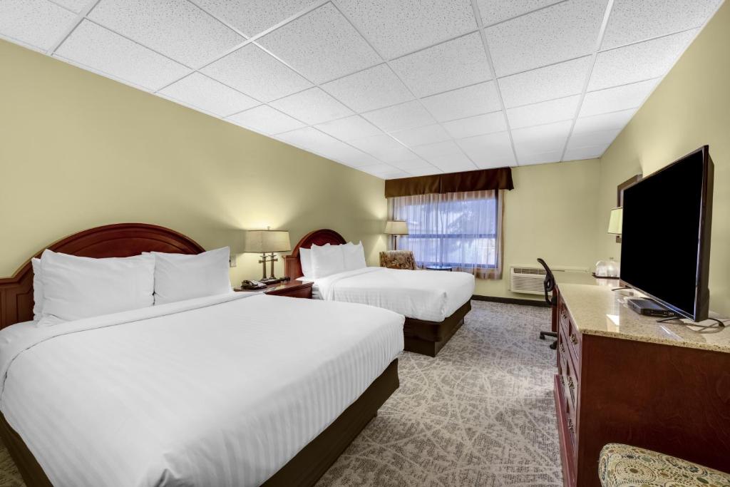 The Academy Hotel Colorado Springs - Queen Room Met Twee Queensize Bedden - Geen Huisdieren