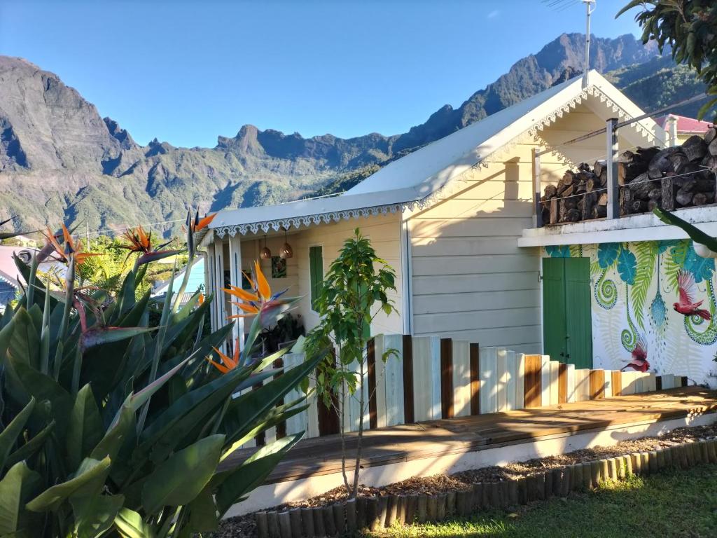 Nespecifikovaný výhled na hory nebo výhled na hory při pohledu z bed and breakfast