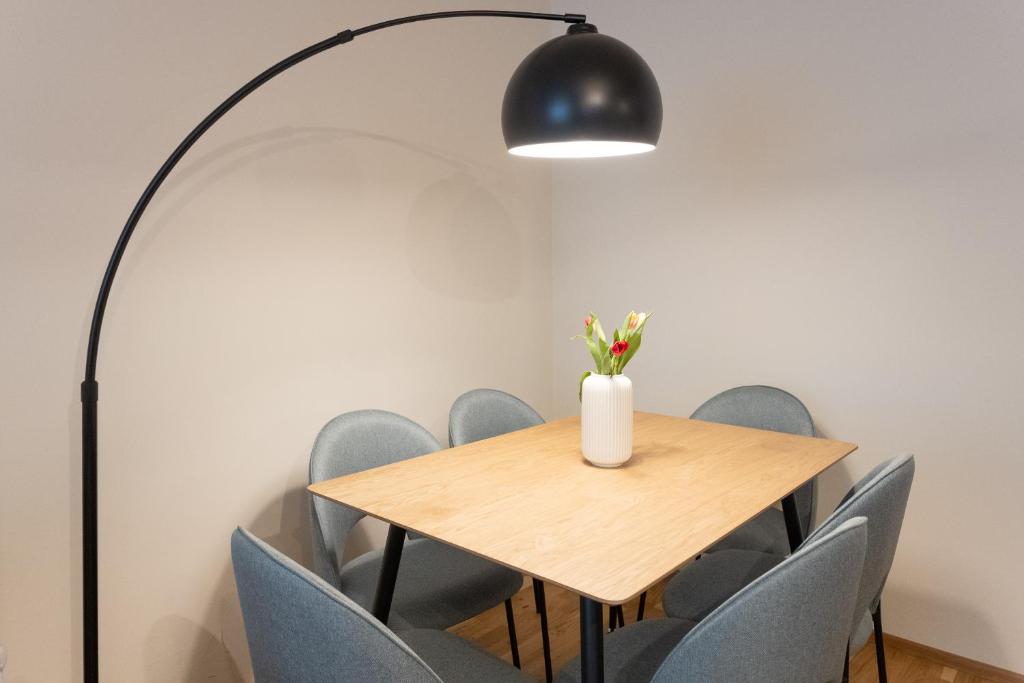 Fotografia z galérie ubytovania Chic 1-Bed Apt by Canal Walk to Historic Centre vo Viedni