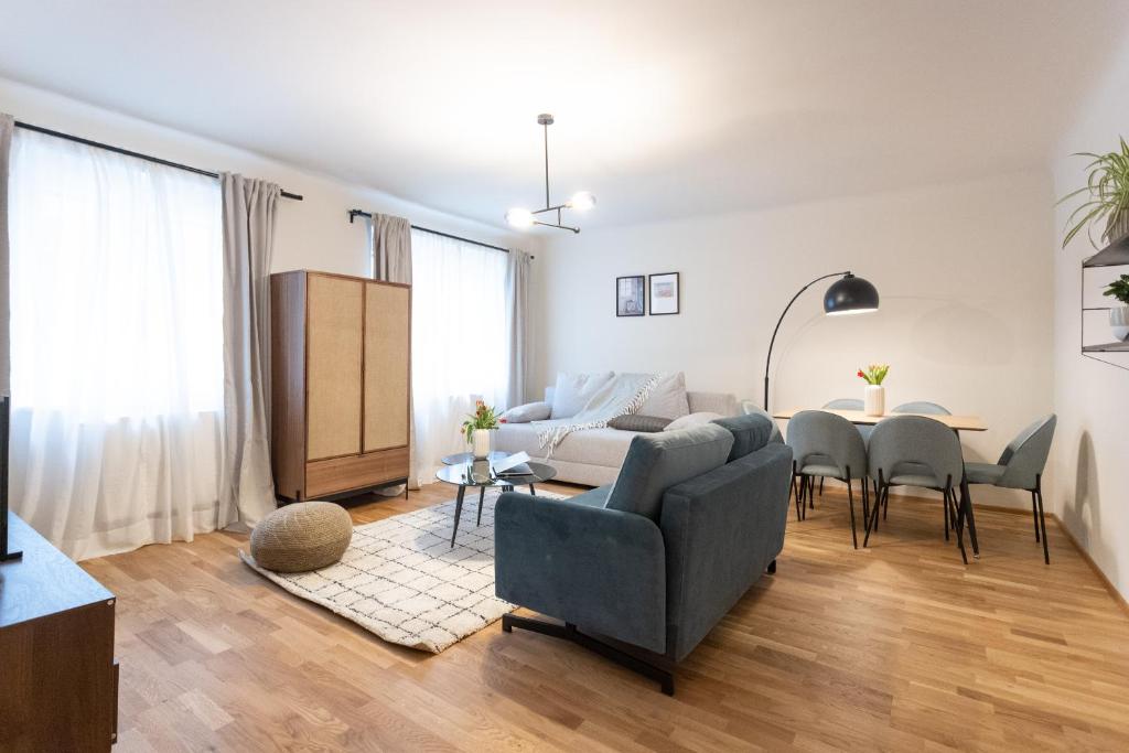 Posedenie v ubytovaní Chic 1-Bed Apt by Canal Walk to Historic Centre