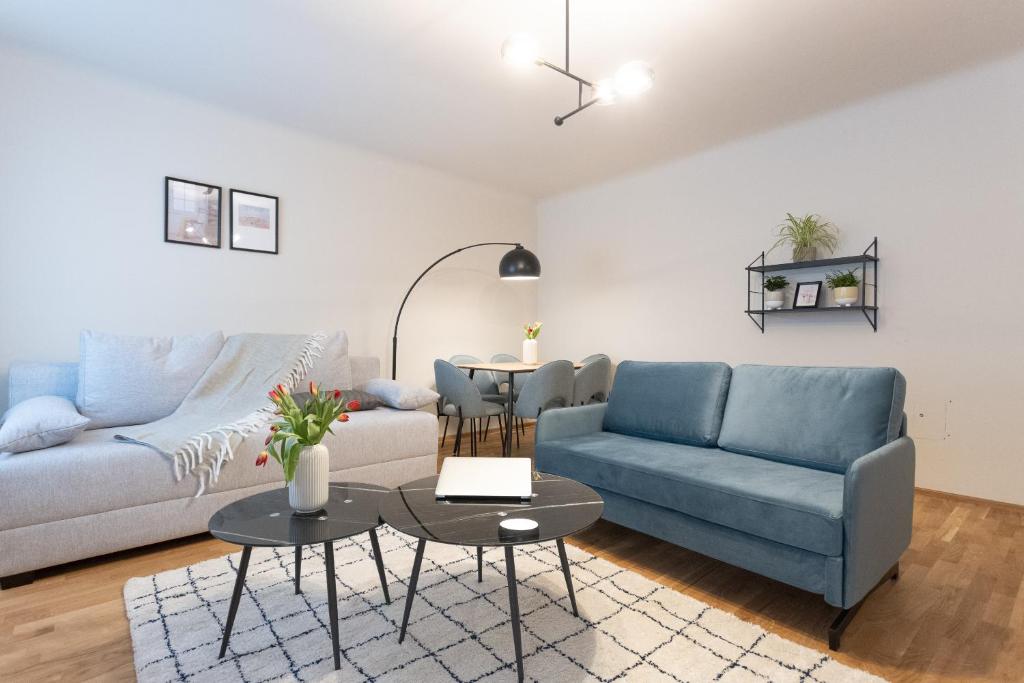 Posedenie v ubytovaní Chic 1-Bed Apt by Canal Walk to Historic Centre
