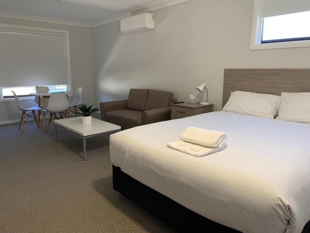Mudgee Vineyard Motor Inn - Superior Queen Room