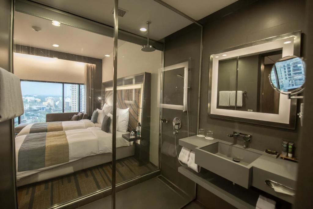 Novotel Kolkata Hotel and Residences - Premier Zweibettzimmer Mit Zugang Zur Lounge
