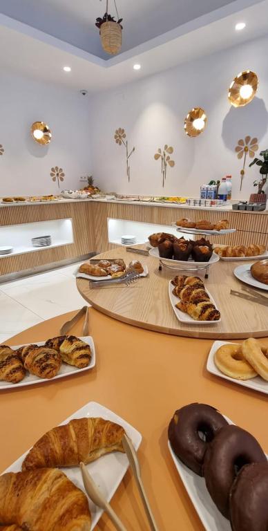 Comida en o cerca de este hotel