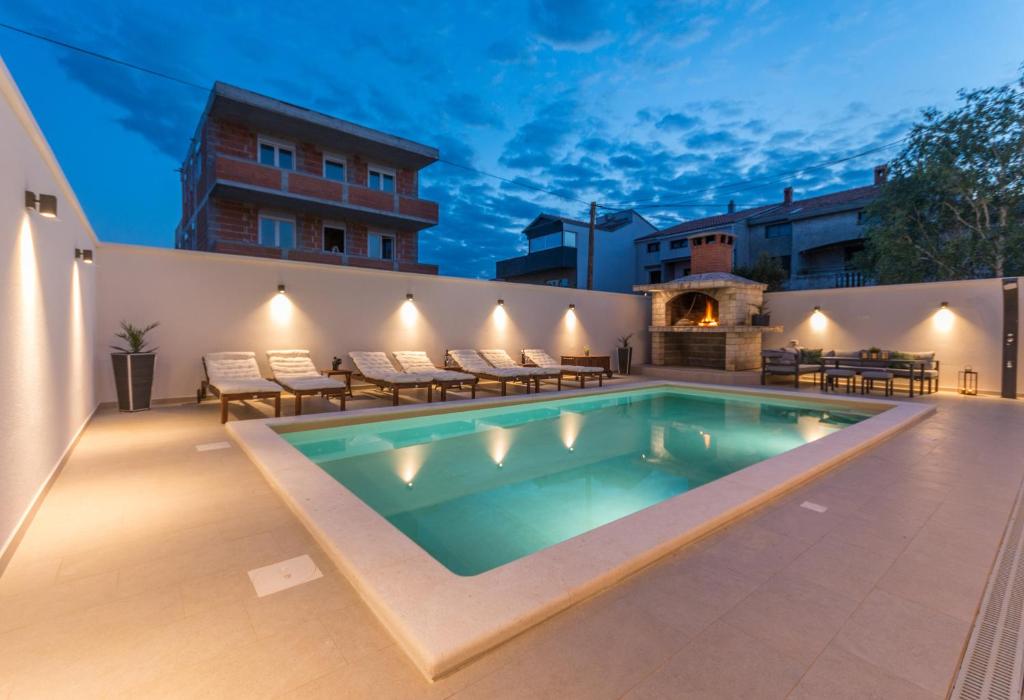 Bazén v ubytovaní Apartment Jakov with a pool alebo v jeho blízkosti