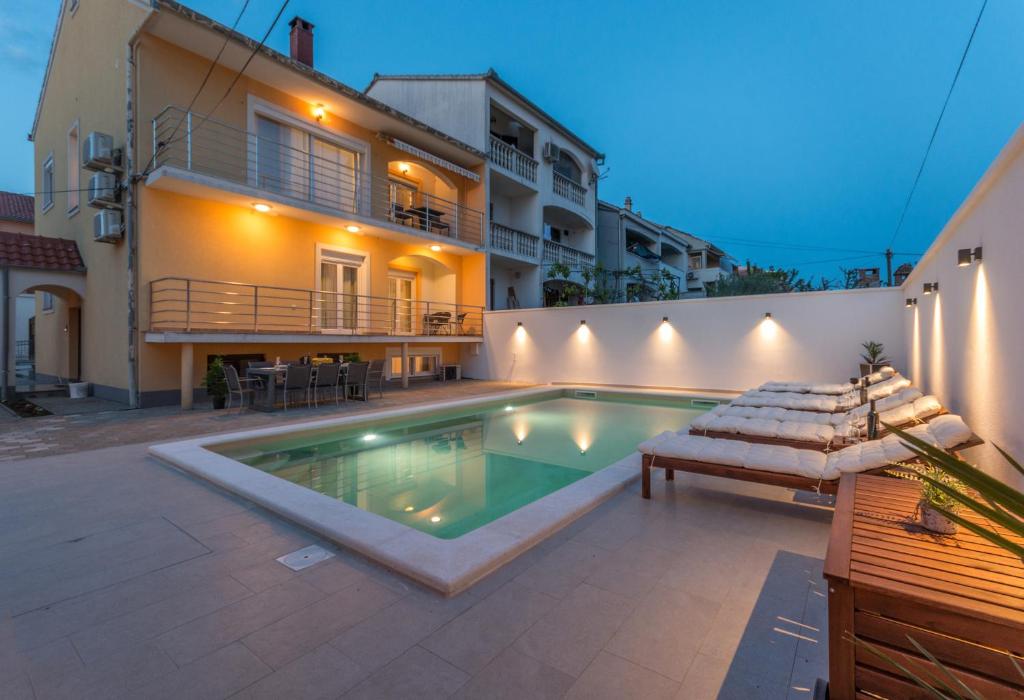 Bazén v ubytovaní Apartment Jakov with a pool alebo v jeho blízkosti